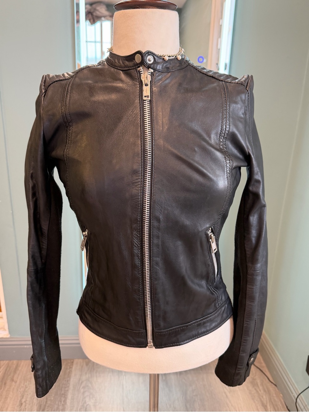 MANGO Black Genuine Sheep Leather Cropped Moto Jacket XS/S